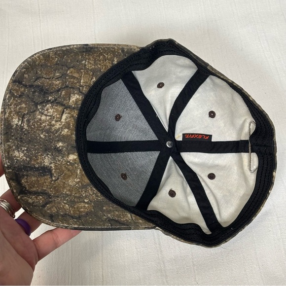 Columbia PHG Realtree Camo Flexfit Fitted Baseball Hat - Picture 6 of 7